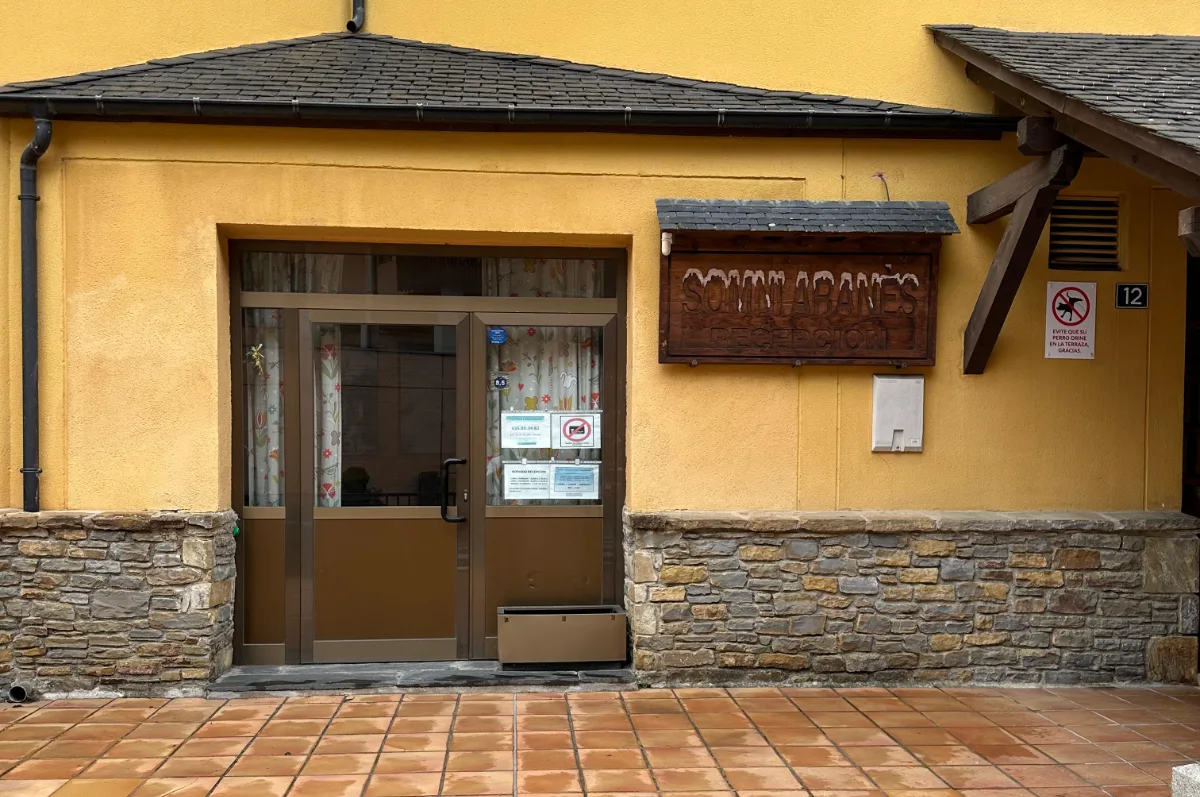 Entrada de la oficina de Somni Aranès